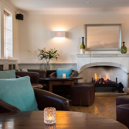 The Chequers Inn Beaconsfield Extérieur photo