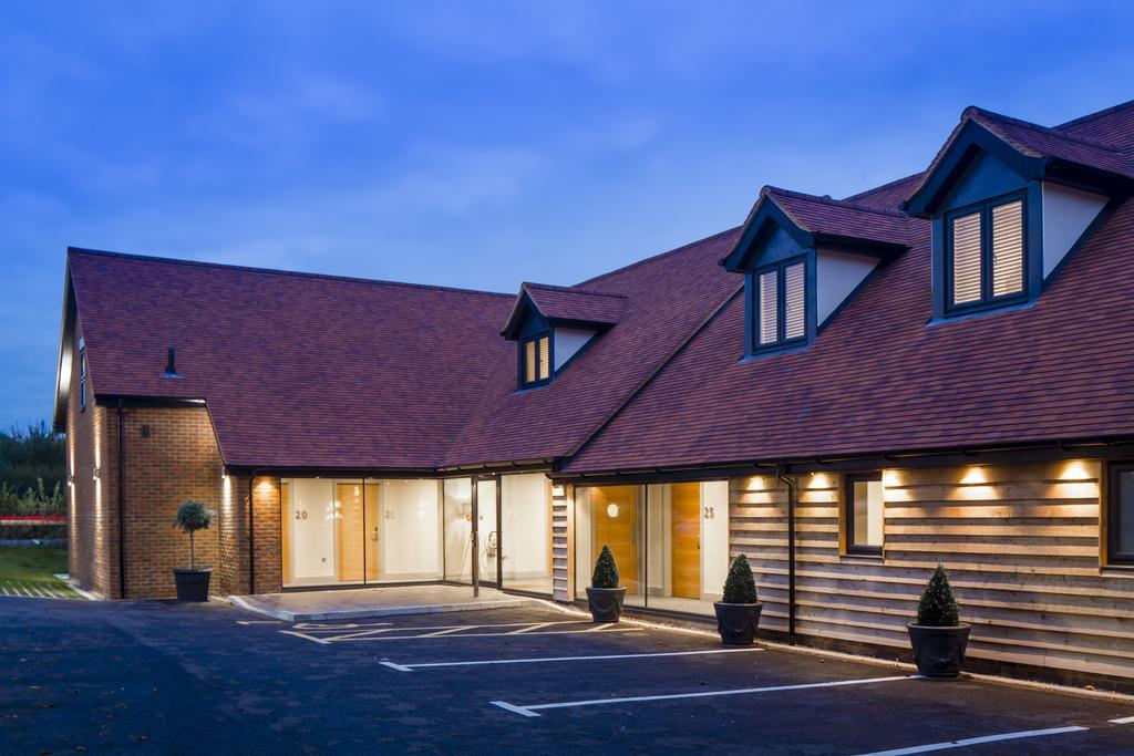 The Chequers Inn Beaconsfield Extérieur photo