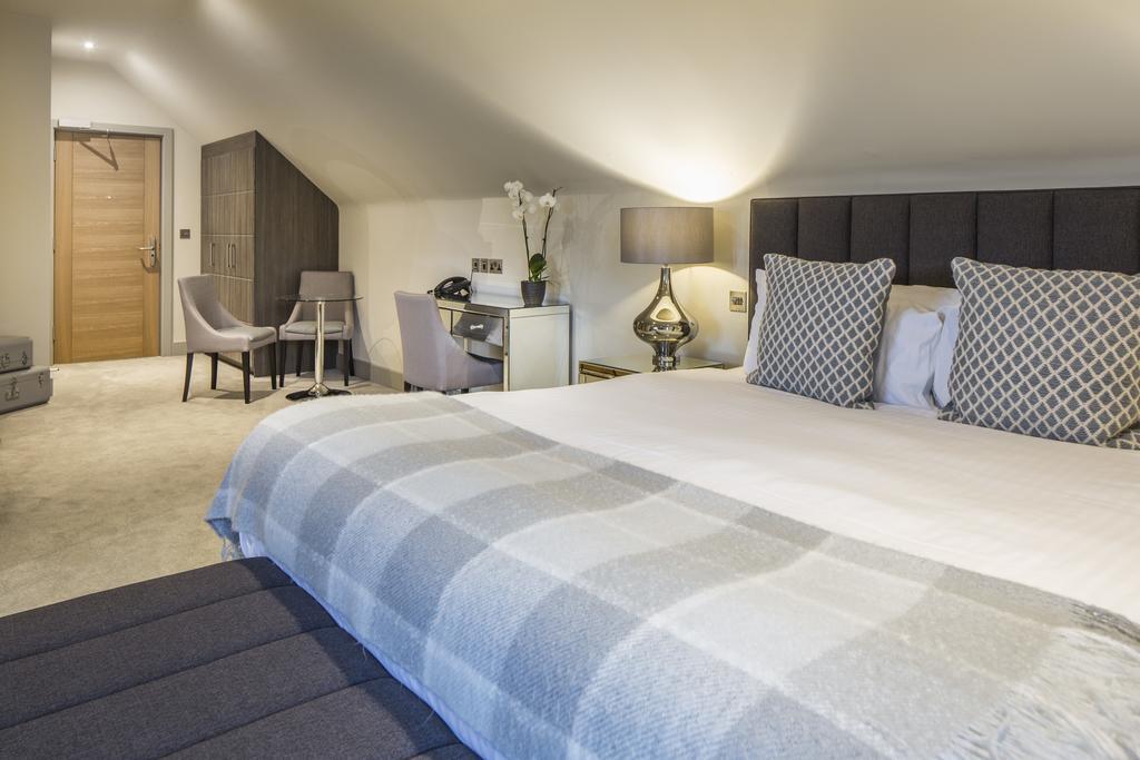 The Chequers Inn Beaconsfield Extérieur photo