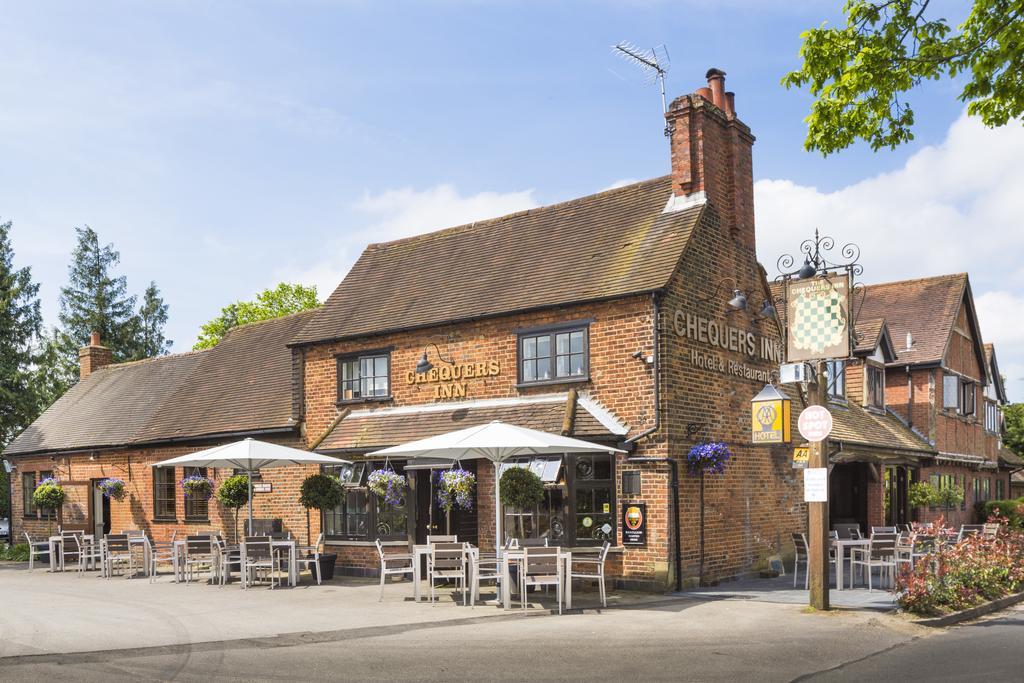 The Chequers Inn Beaconsfield Extérieur photo