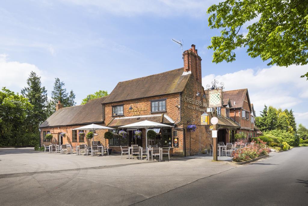 The Chequers Inn Beaconsfield Extérieur photo