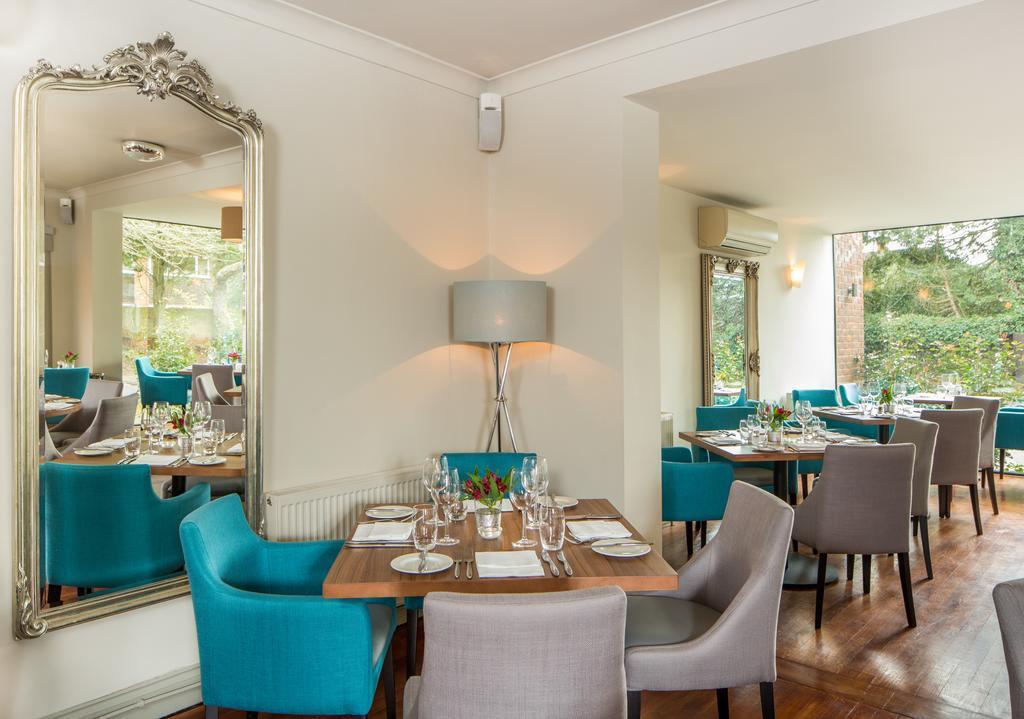 The Chequers Inn Beaconsfield Extérieur photo