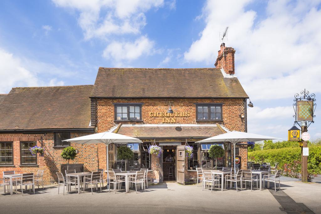 The Chequers Inn Beaconsfield Extérieur photo
