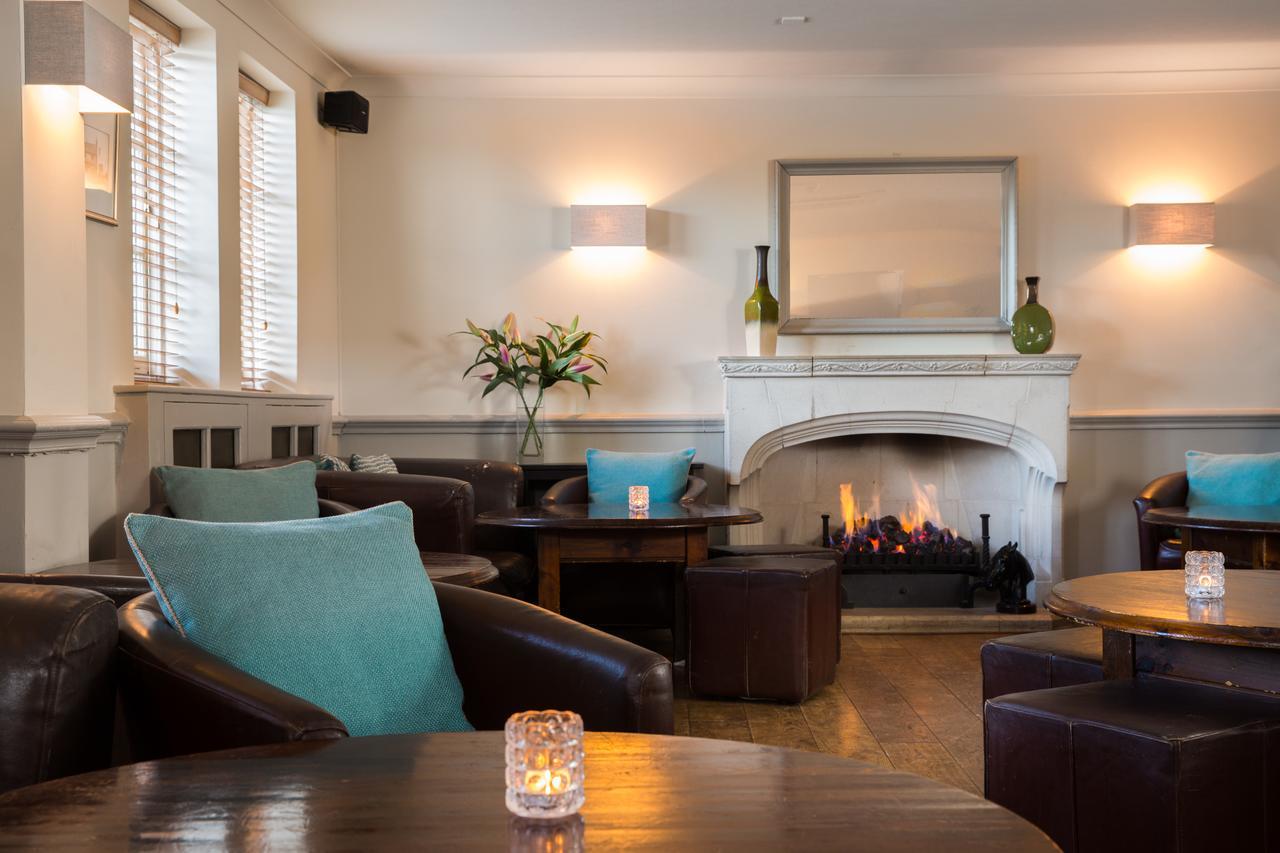 The Chequers Inn Beaconsfield Extérieur photo